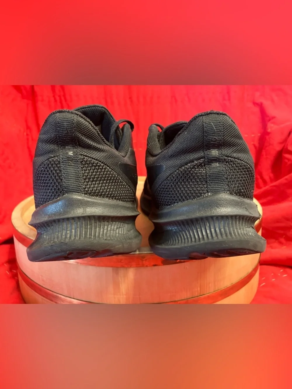 NIKE Downshifter 10 Womens Black Shoes Size 9
